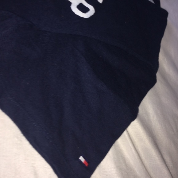Tommy Hilfiger T-shirt - Picture 2 of 3